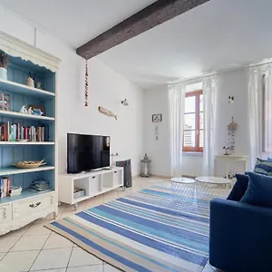 https://apt-da-molly.hotelitalianriviera.com